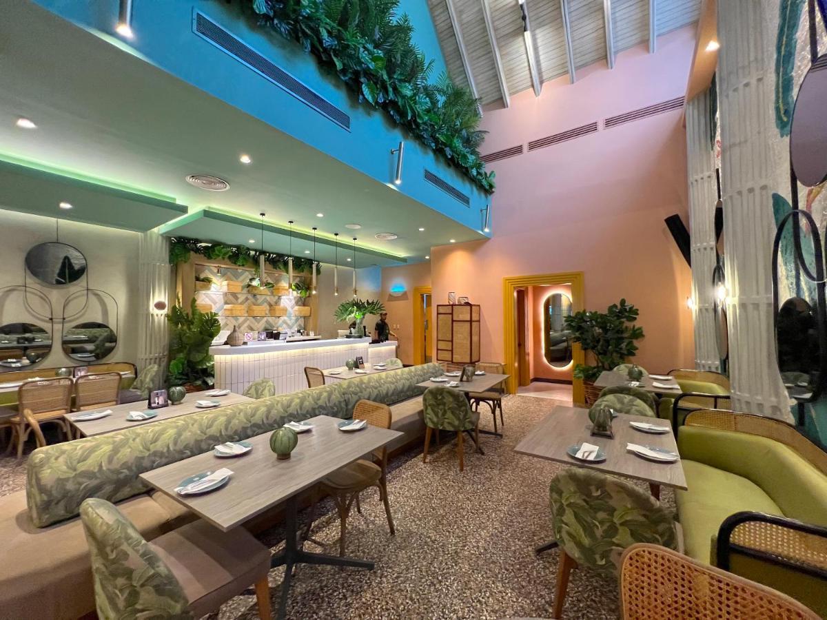 Vacation Suites With Rooftop Pool, Beach Club, Spa, Restaurants - Ducassi Collection - Playa Los Corales Punta Cana Exteriör bild